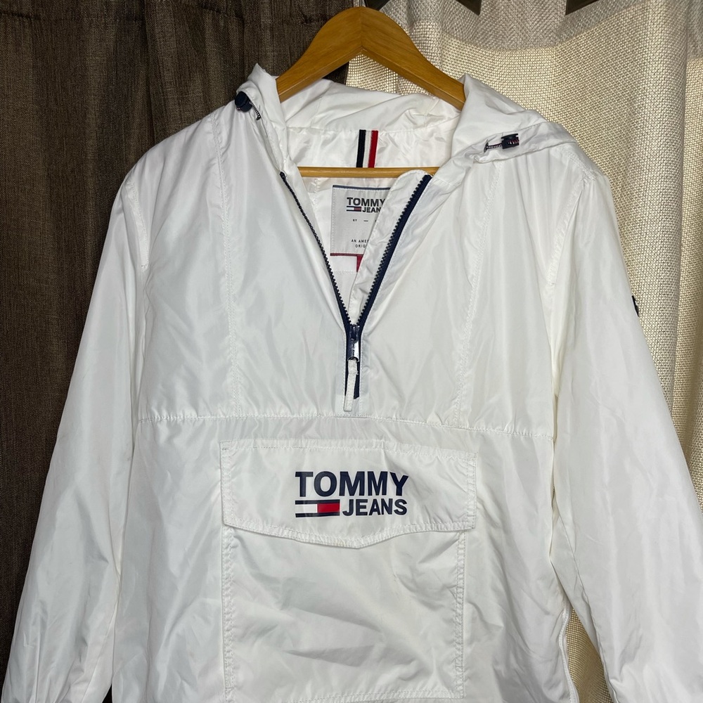 White Tommy Hilfiger wind breaker ( used )